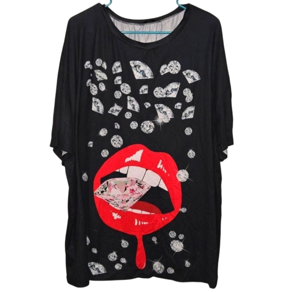 Black Graphic T-Shirt with Red Lips Design